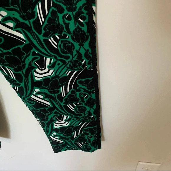 J. Crew Tuxedo Pant in Retro Floral Green/Black Size 0 - Picture 8 of 8